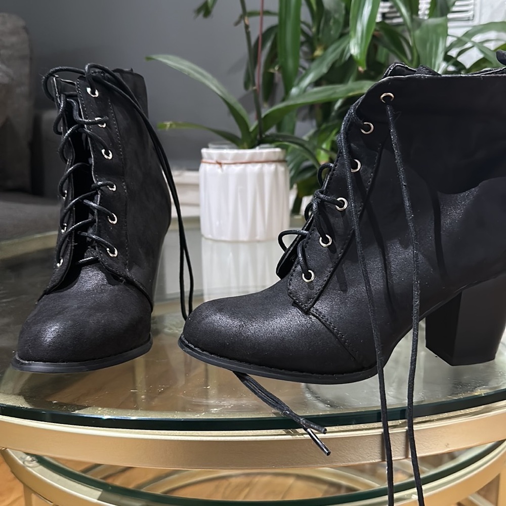 Botas casi nuevas